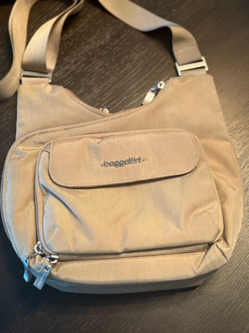 Baggallini Beige Crossbody Bag - Picture 4 of 10